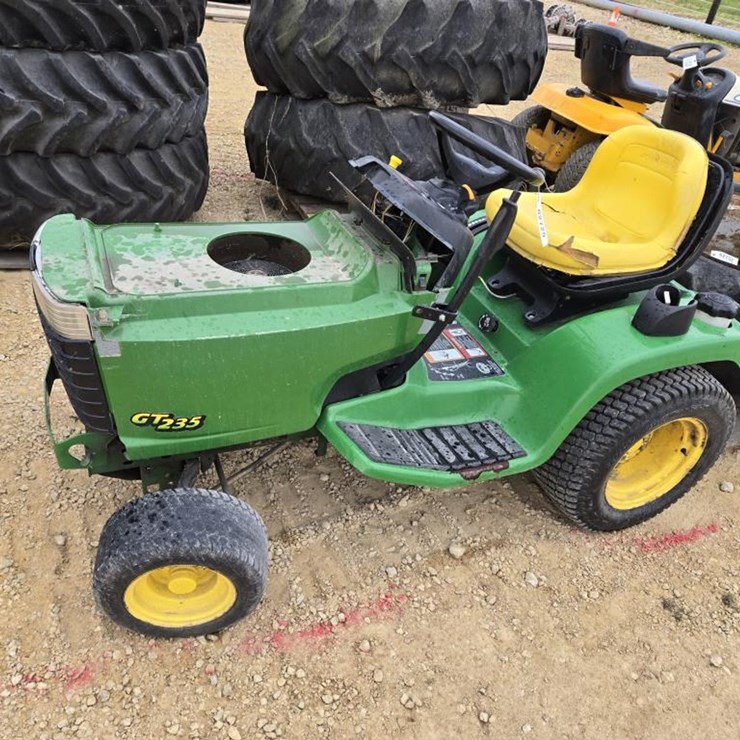 JOHN DEERE 235