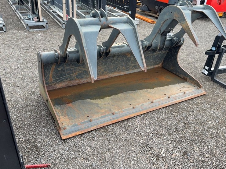 #2037-•-bobcat-78"-skid-steer-grapple-bucket-image-2