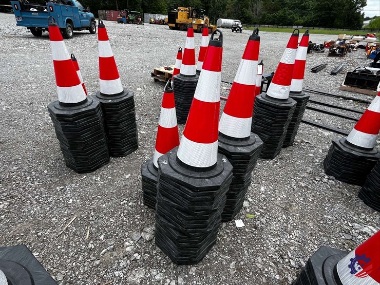 unused-2026-ce-irstc-safety-traffic-cones-image-4