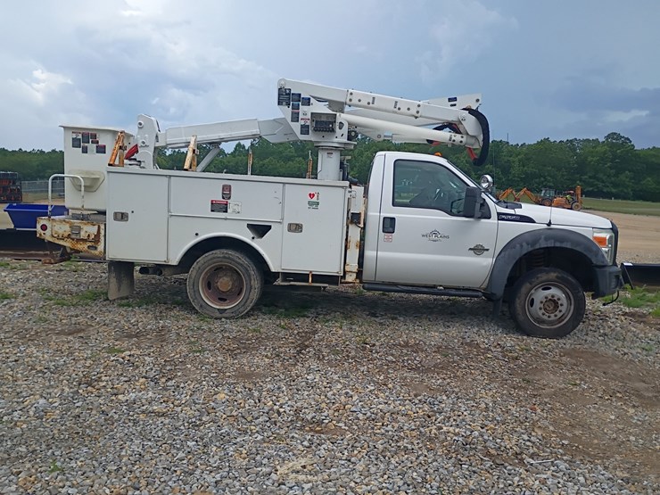 2011-ford-f550-image-10