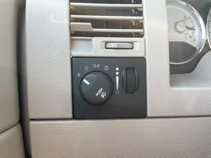 2009-chrysler-aspen-image-21