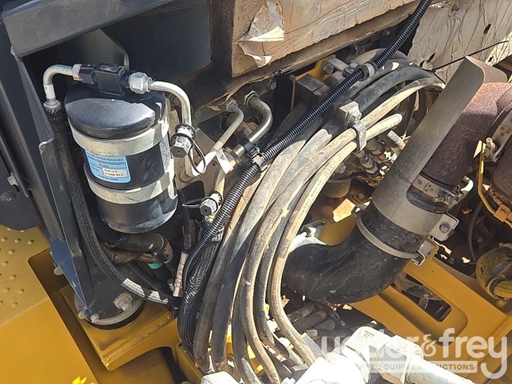 2023-deere-260e-image-36