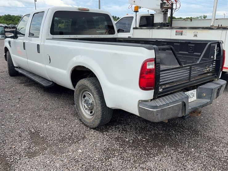 2010-ford-f250-image-10