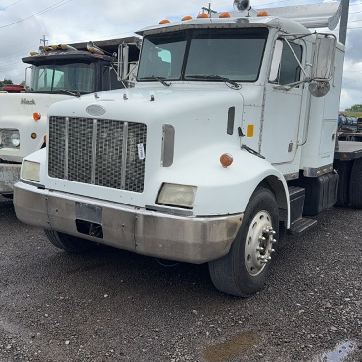 1995 PETERBILT 330