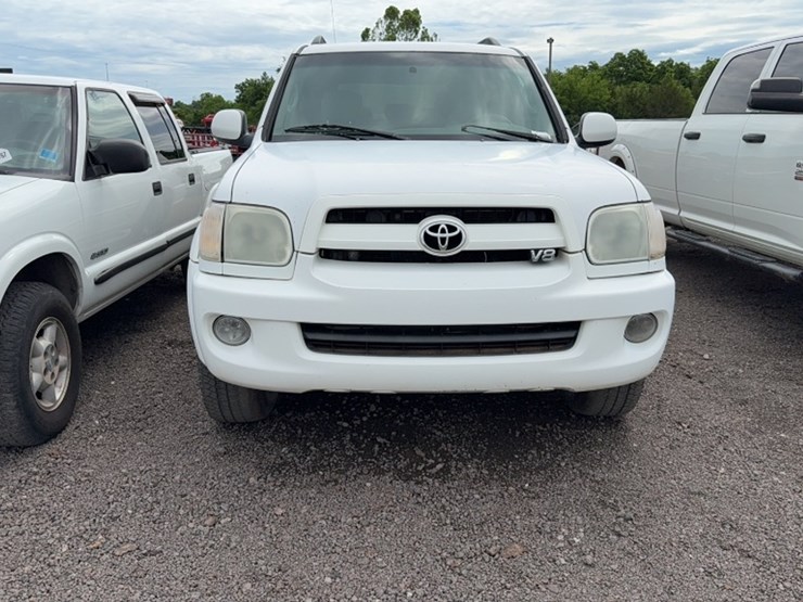 2007-toyota-sequoia-image-2