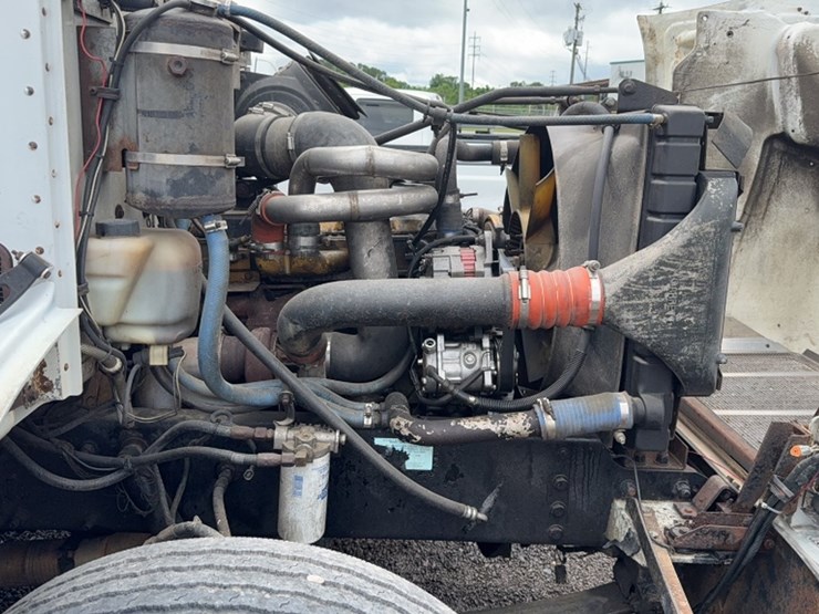 1995-peterbilt-330-image-22