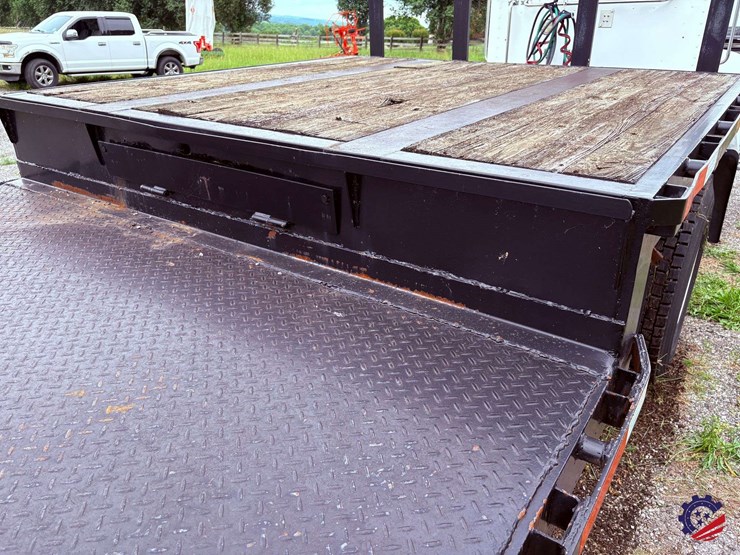 1995-cherokee-t/a-step-deck-equipment-trailer-image-17