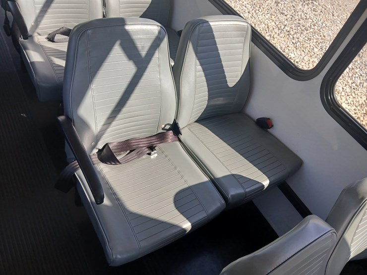2009-ford-e450-image-42