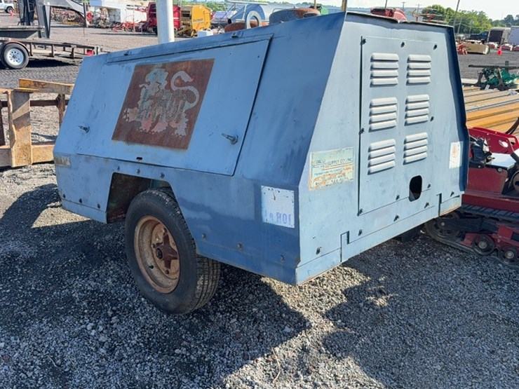 john-deere-330-image-7
