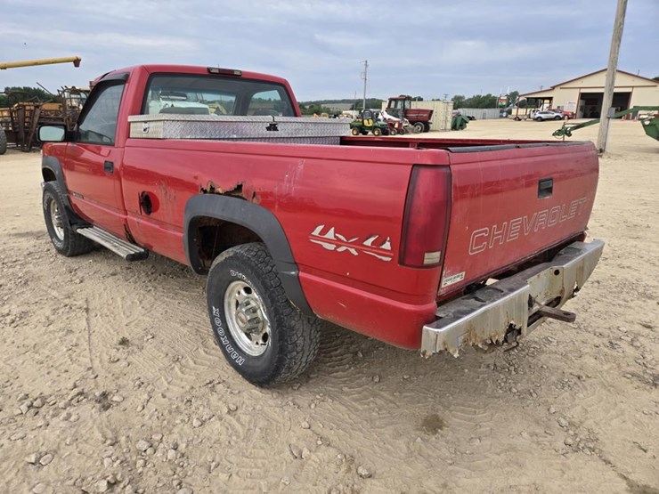 2000-chevrolet-3500-image-9