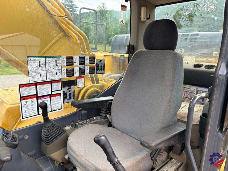 2014-komatsu-pc360-lc-10-image-97