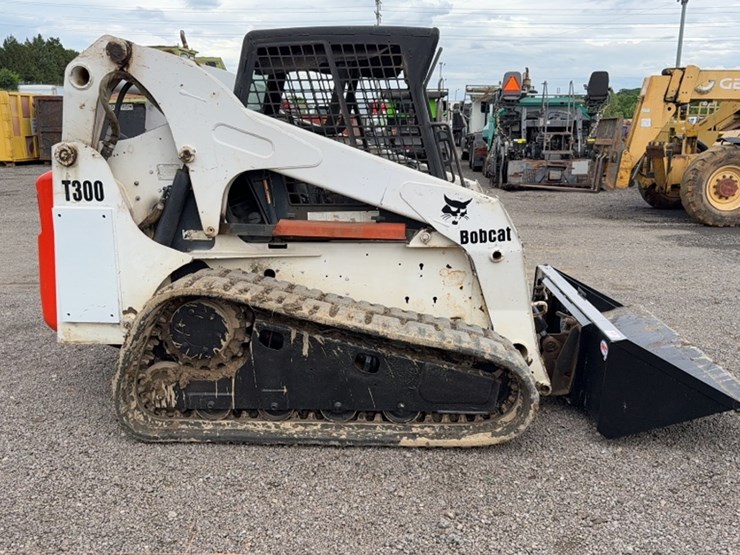 bobcat-t300-image-4