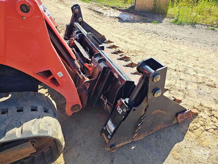 2023-kubota-svl97-2-image-13