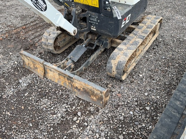 2023-bobcat-e10-image-11