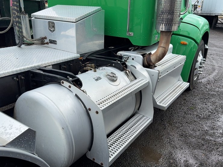 2014-peterbilt-386-image-7