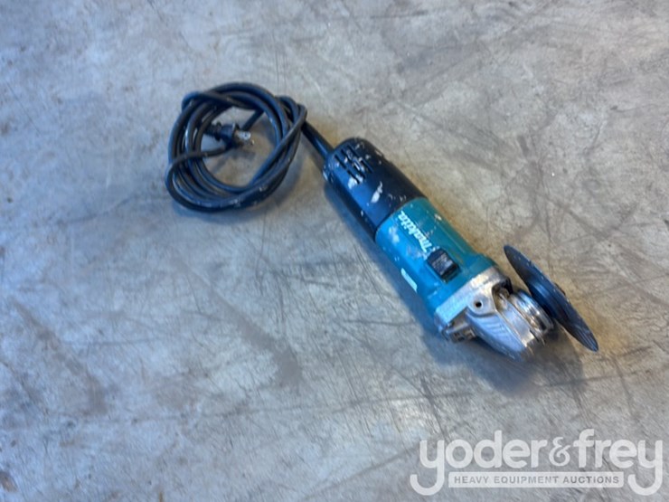 makita-9557nb-angle-grinder,-dewalt-d28144-angle-grinder,-3"-2"-belt-sander-image-13