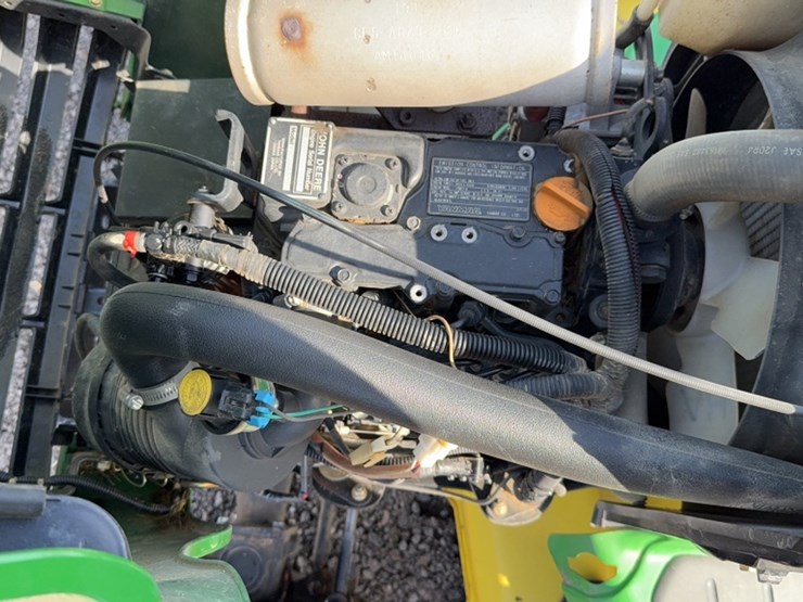 john-deere-x485-image-10