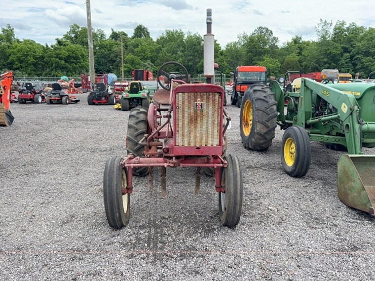 #3071-•-international-tractor-image-2