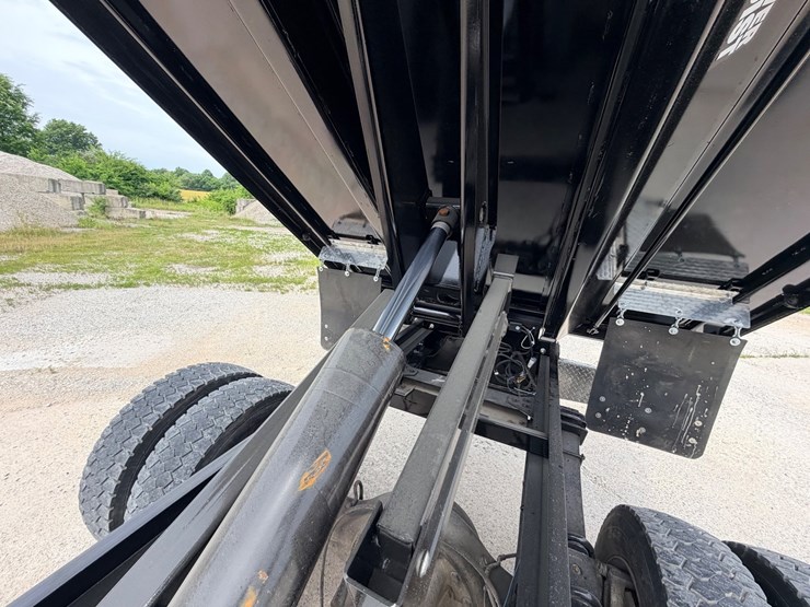 2005-international-durastar-4300-image-126