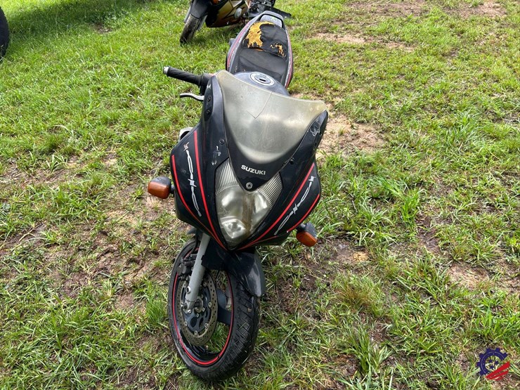 2005-suzuki-gs500-fh-motorcycle-image-18