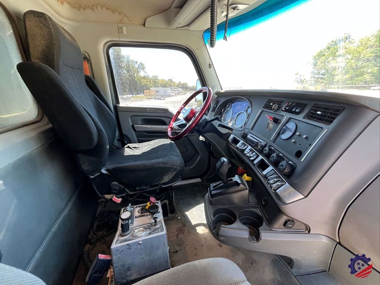 2017-kenworth-t680-image-65