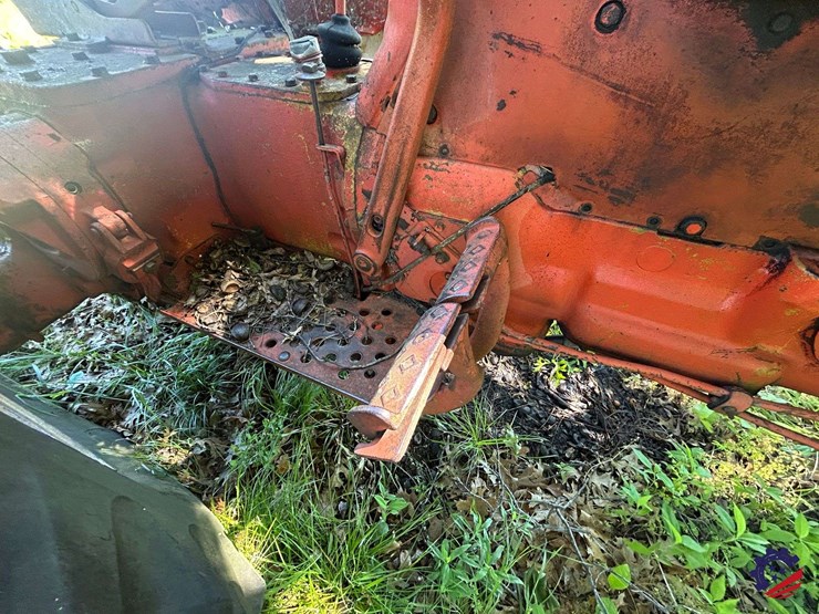 (inop)-allis-chalmers-farm-tractor-image-24