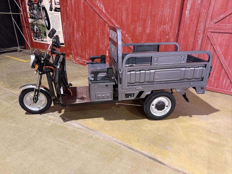 red-iret13-electric-utility-tricycle-image-6