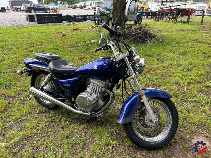 2007-suzuki-gz250-motorcycle-image-4