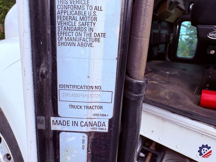 2006-peterbilt-335-image-57
