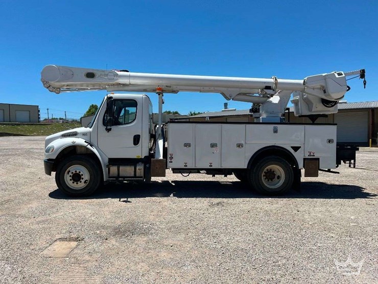 2018-freightliner-m2-106-image-1