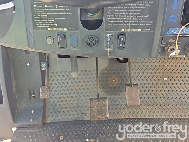 2018-club-car-carryall-1700-image-21