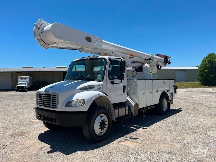 2016-freightliner-m2-106-image-2