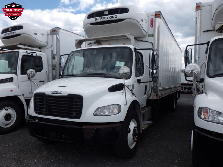 2020-freightliner-m2-106-image-1