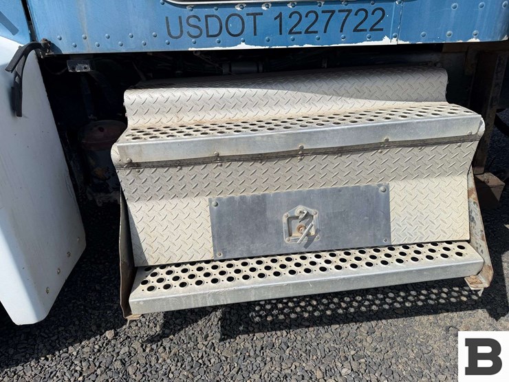 1990-peterbilt-377-image-11
