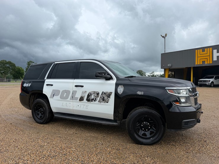 2018-chevrolet-tahoe-image-2