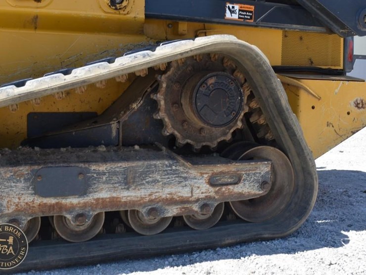 2019-deere-333g-image-24