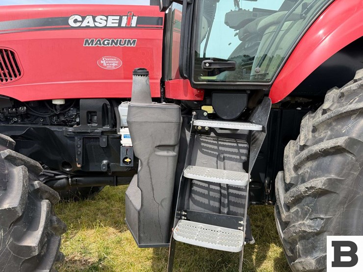2010-case-ih-magnum-180-image-23