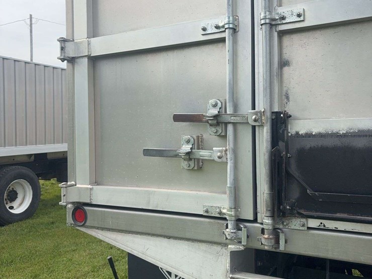 2003-international-durastar-4400-image-17