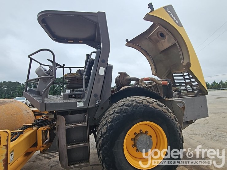 2012-volvo-sd100d-image-27