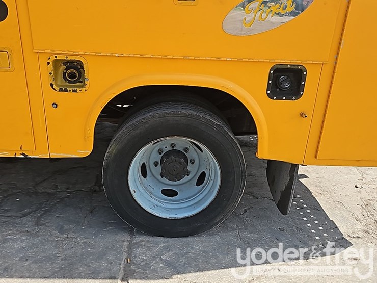 2000-ford-f450-image-11