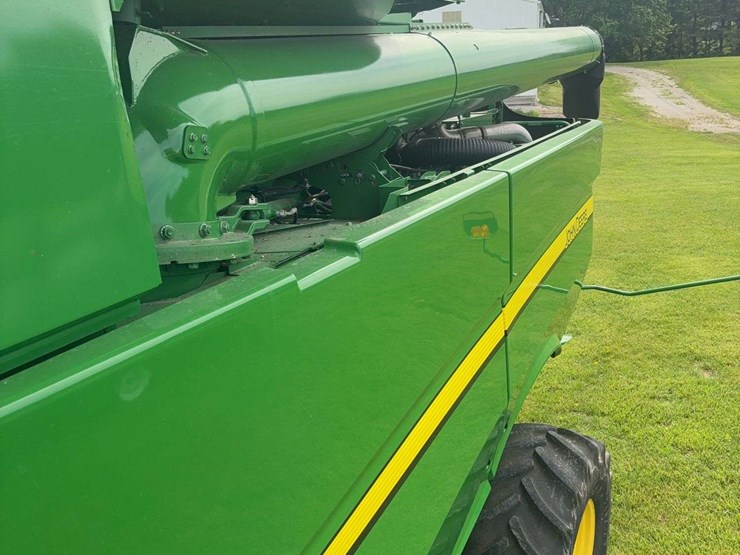 2013-john-deere-s670-image-34