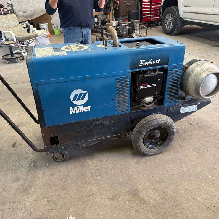 BOBCAT 225