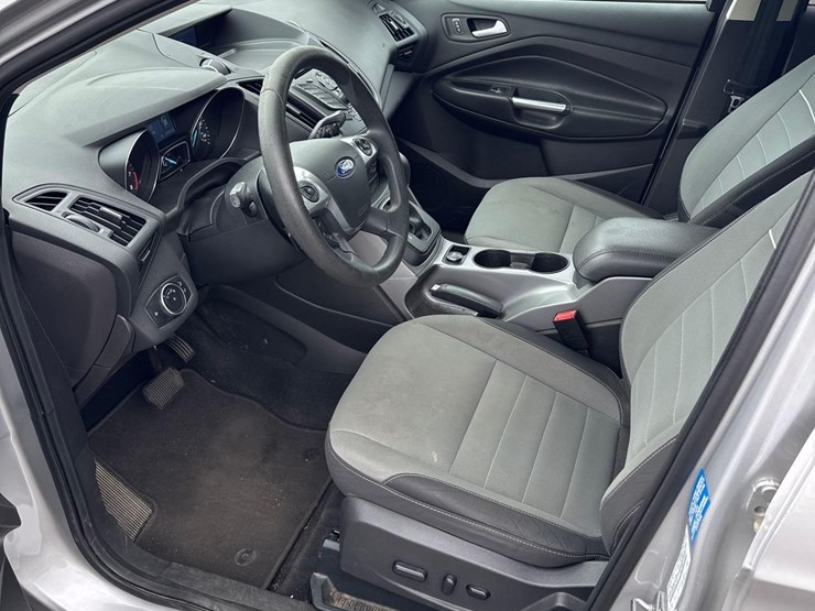 2015-ford-escape-image-11