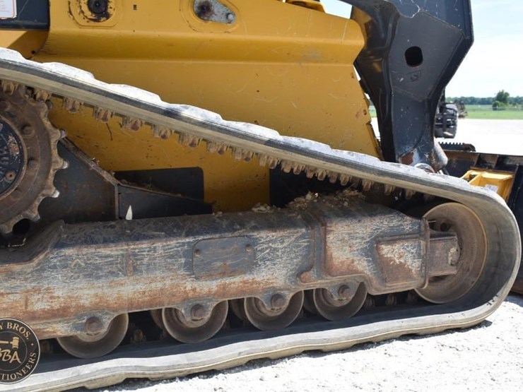 2019-deere-333g-image-35
