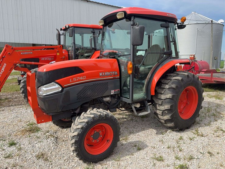 2010-kubota-l5740-image-2