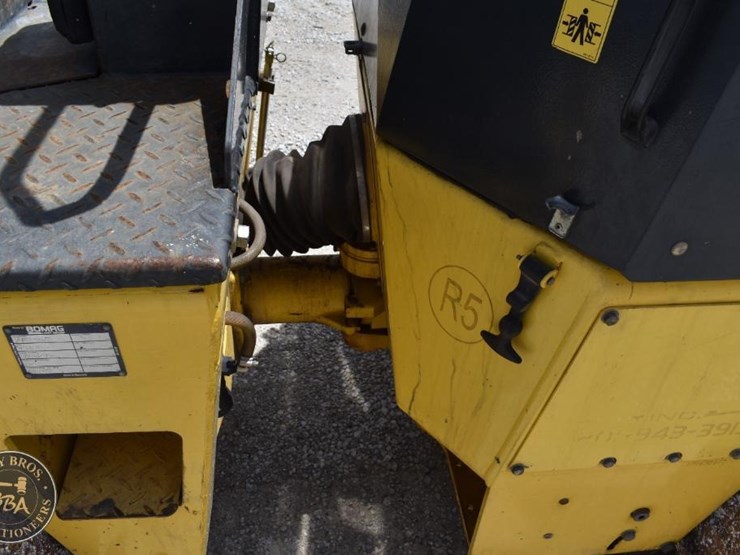 2010-bomag-bw138-image-20