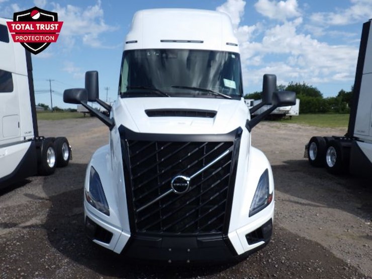 2025-volvo-vnl860-image-3