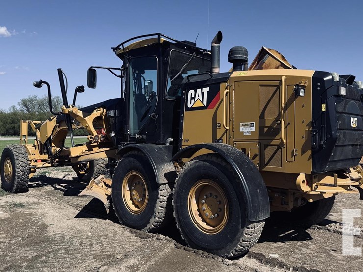2011-caterpillar-140m-image-3