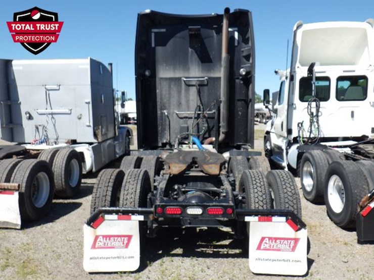 2022-peterbilt-579-image-11