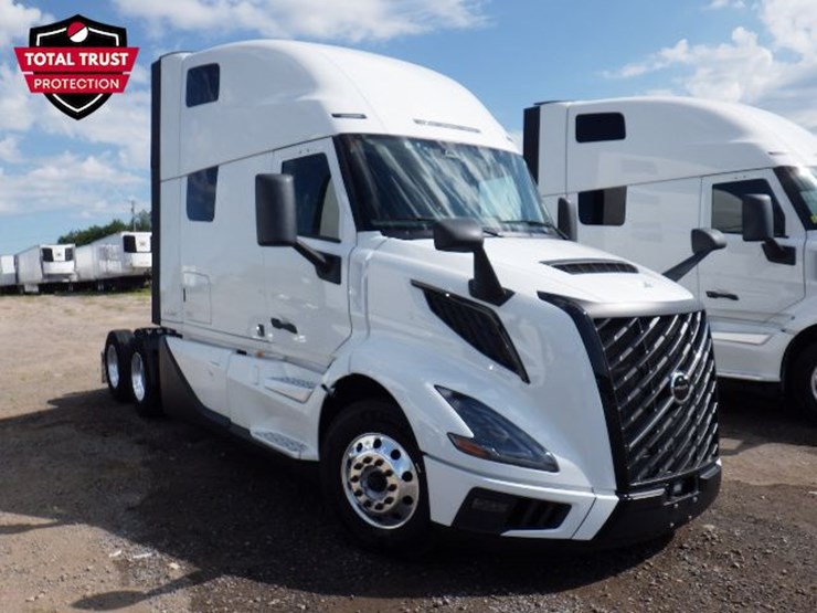 2025-volvo-vnl860-image-3